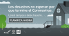 Una casa bajo la lluvia con crecientes aguas de inundación. Los Desastres No Esperan por que Termine el Coronavirus. Usted tampoco debe hacerlo Planifica ahora. 